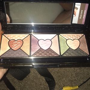 Too faced love eyeshadow pallet!